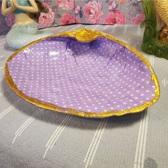 DECOUPAGE CLAM SHELL DECOUPAGE PURPLE POLKA DOTS ON A CLAM SHELL TRINKET DISH - Picture 7 of 10